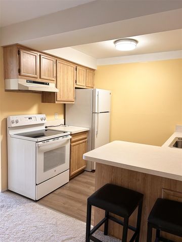 22039 E 11 Mile Road 20, Saint Clair Shores, MI 48081