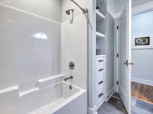 1040 BERKELEY Ln E, Monmouth, OR 97361