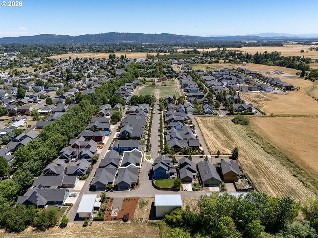 1040 BERKELEY Ln E, Monmouth, OR 97361