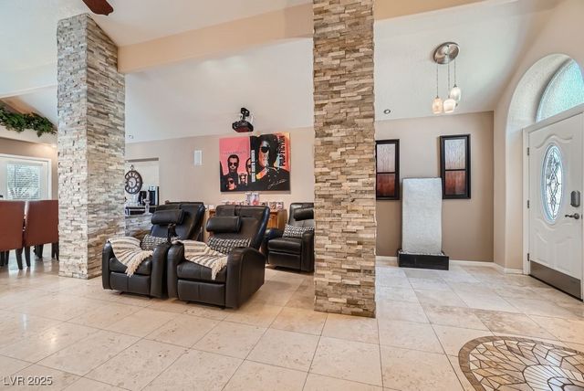 2112 Marble Gorge Drive, Las Vegas, NV 89117