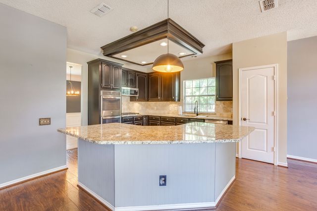 7501 Amhurst Circle, Fort Worth, TX 76132