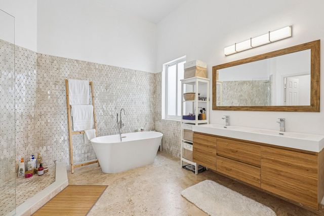 762 Heritage Drive, Weston, FL 33326