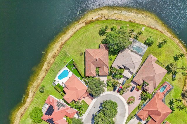 762 Heritage Drive, Weston, FL 33326