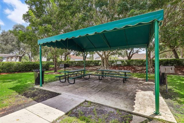 762 Heritage Drive, Weston, FL 33326