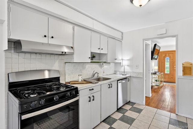 606 Washington Avenue, Pleasantville, NY 10570