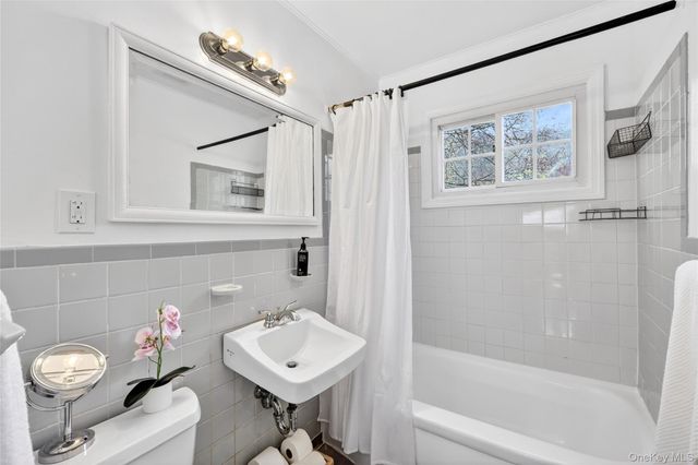 606 Washington Avenue, Pleasantville, NY 10570