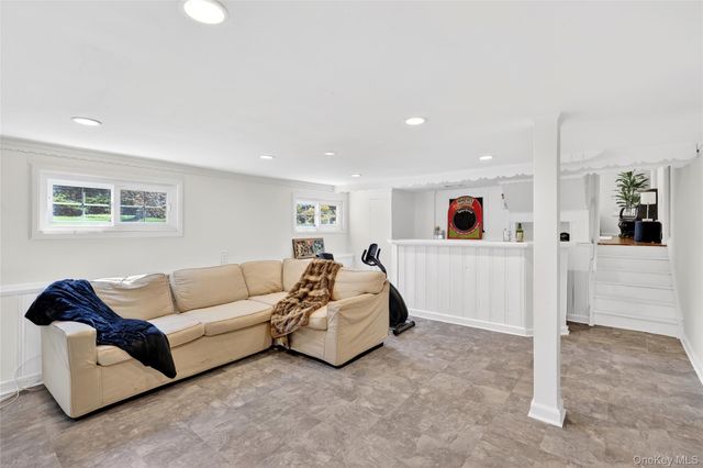 606 Washington Avenue, Pleasantville, NY 10570