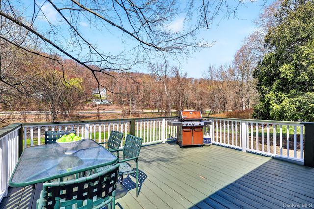 606 Washington Avenue, Pleasantville, NY 10570
