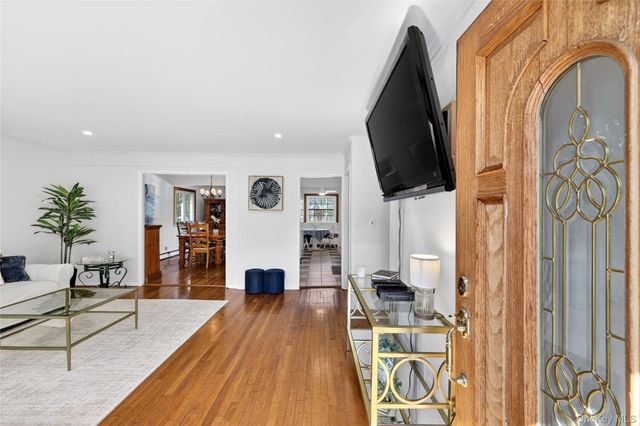 606 Washington Avenue, Pleasantville, NY 10570