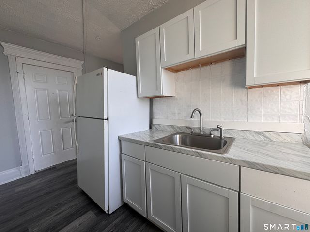 48 Mitchell Avenue, Waterbury, CT 06710