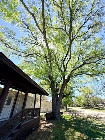 161 Water Street A, Pipe Creek, TX 78063