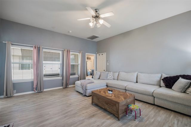 1204 Hayden Lane, Savannah, TX 76227