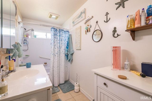 810 N Knight Circle, Marion, IN 46952