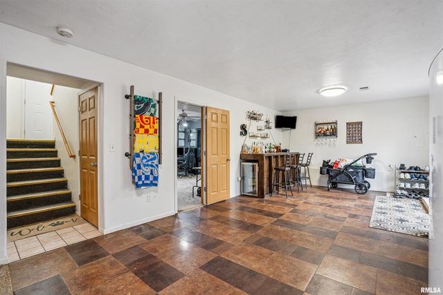 68 SUNNY HILL Drive, Orion, IL 61273