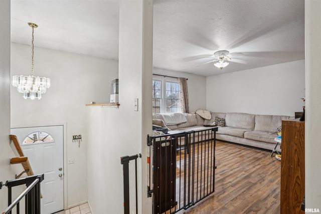 68 SUNNY HILL Drive, Orion, IL 61273