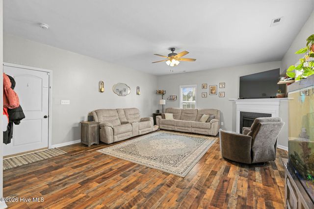 125 Sunny Point Drive, Richlands, NC 28574