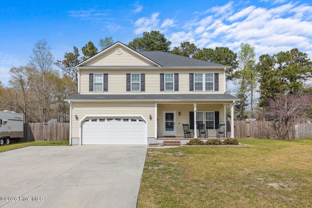 125 Sunny Point Drive, Richlands, NC 28574