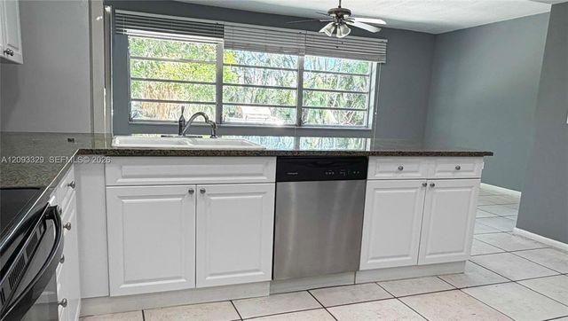 2980 NE 19th Terrace B, Lighthouse Point, FL 33064
