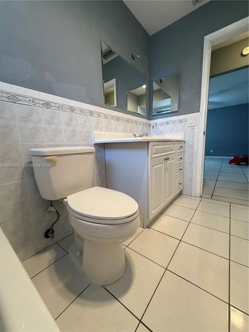2980 NE 19th Terrace B, Lighthouse Point, FL 33064
