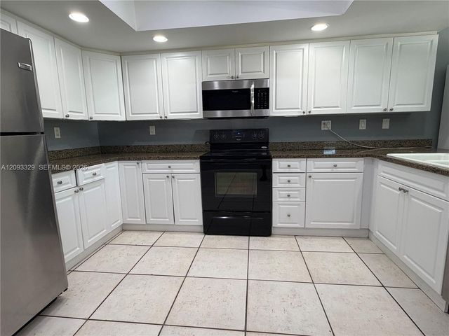 2980 NE 19th Terrace B, Lighthouse Point, FL 33064