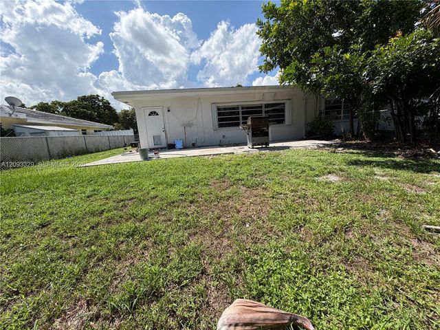 2980 NE 19th Terrace B, Lighthouse Point, FL 33064
