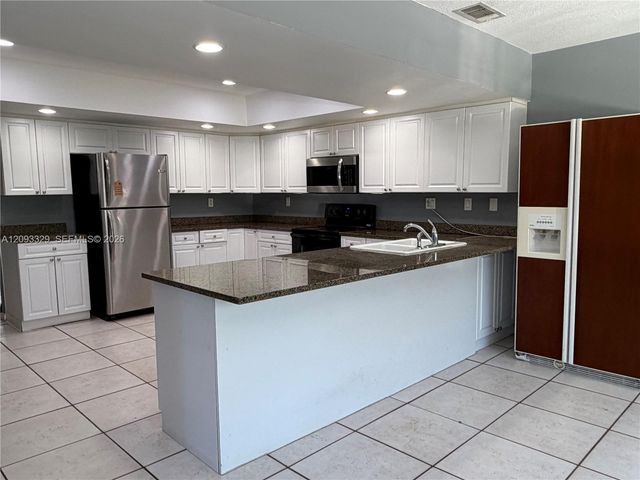 2980 NE 19th Terrace B, Lighthouse Point, FL 33064