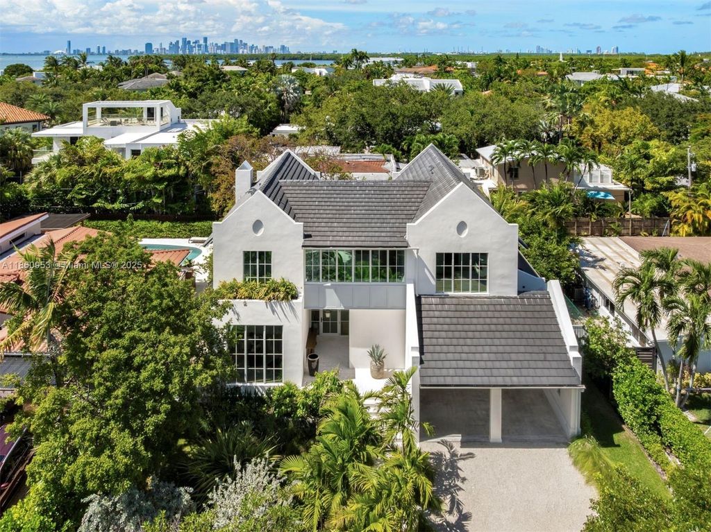 261 Greenwood Dr, Key Biscayne, FL 33149