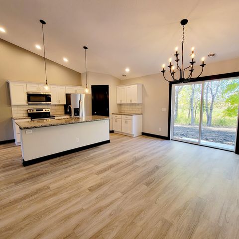 1088 Cullen Street, Saint Peter, MN 56082
