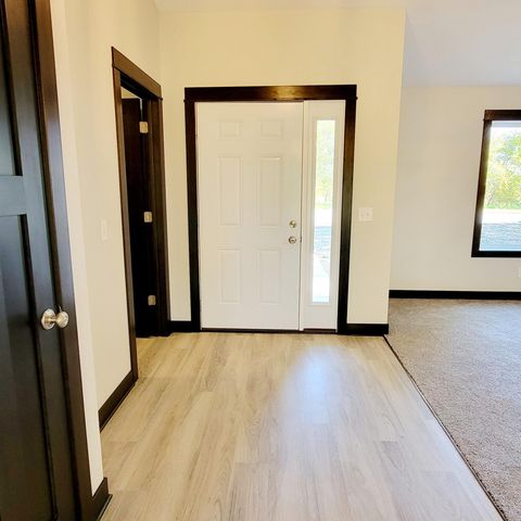 1088 Cullen Street, Saint Peter, MN 56082