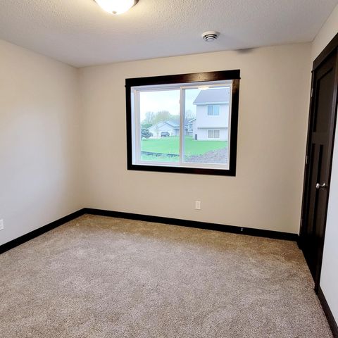 1088 Cullen Street, Saint Peter, MN 56082