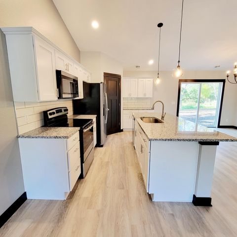 1088 Cullen Street, Saint Peter, MN 56082