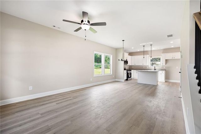 104 Winston Way, Carrollton, GA 30117
