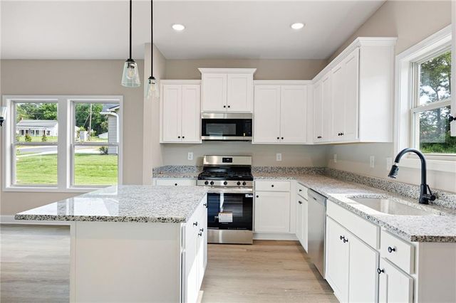 104 Winston Way, Carrollton, GA 30117