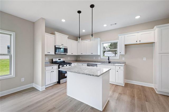 104 Winston Way, Carrollton, GA 30117
