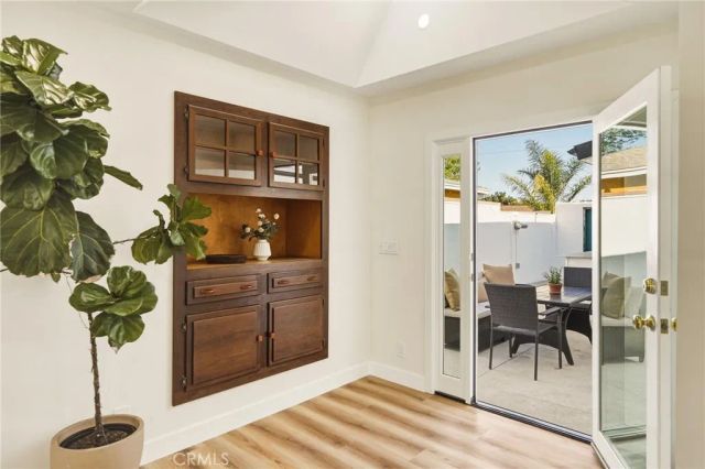 2457 W Glenoaks, Anaheim, CA 92801