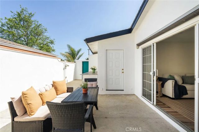 2457 W Glenoaks, Anaheim, CA 92801