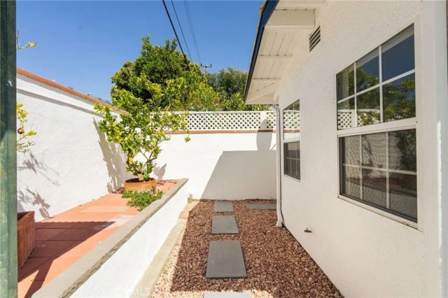 2457 W Glenoaks, Anaheim, CA 92801