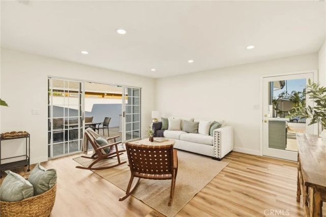 2457 W Glenoaks, Anaheim, CA 92801