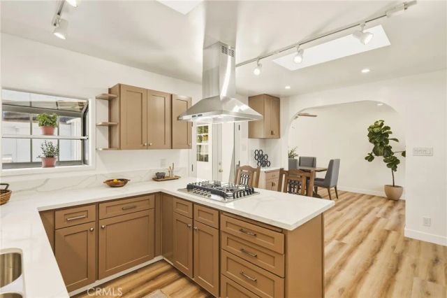 2457 W Glenoaks, Anaheim, CA 92801