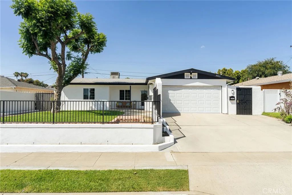 2457 W Glenoaks, Anaheim, CA 92801