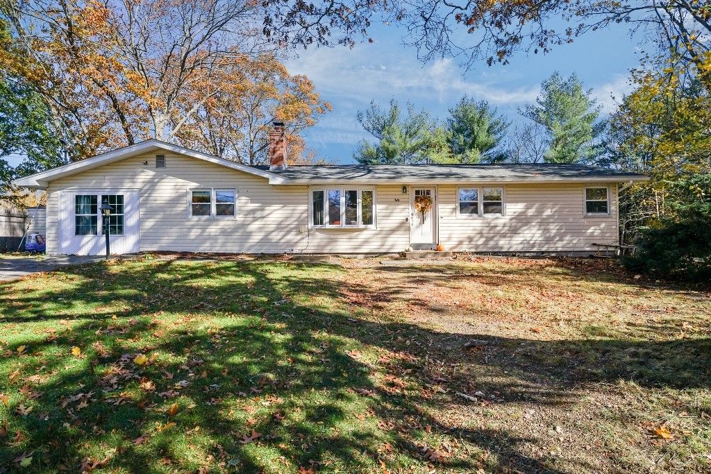 50 Circledale Drive, Cumberland, RI 02864