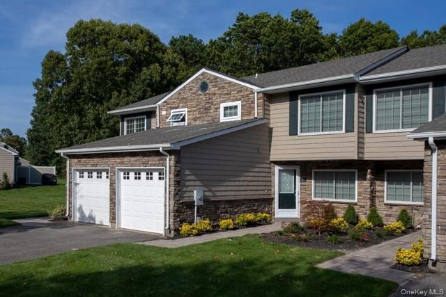 2504 Townhouse Drive 2504, Coram, NY 11727