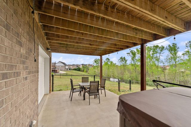 413 Natures Valley Drive, Somerset, KY 42503