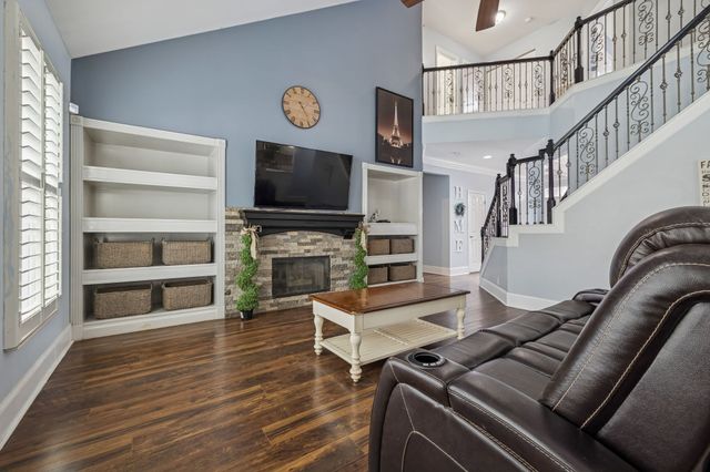 4833 Rainer Dr, Old Hickory, TN 37138