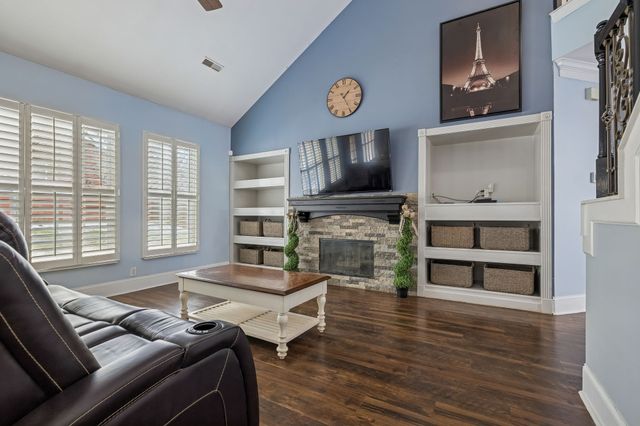 4833 Rainer Dr, Old Hickory, TN 37138