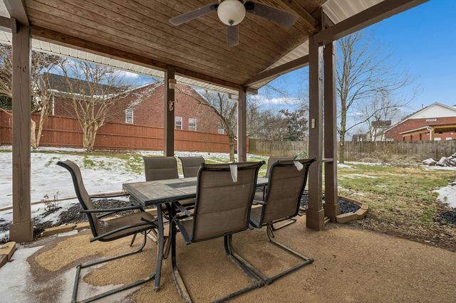 4833 Rainer Dr, Old Hickory, TN 37138