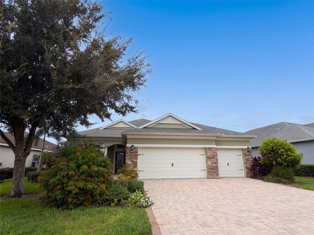 Image 1 of property listing at 1121 THORNBURY DRIVE, Parrish, FL 34219