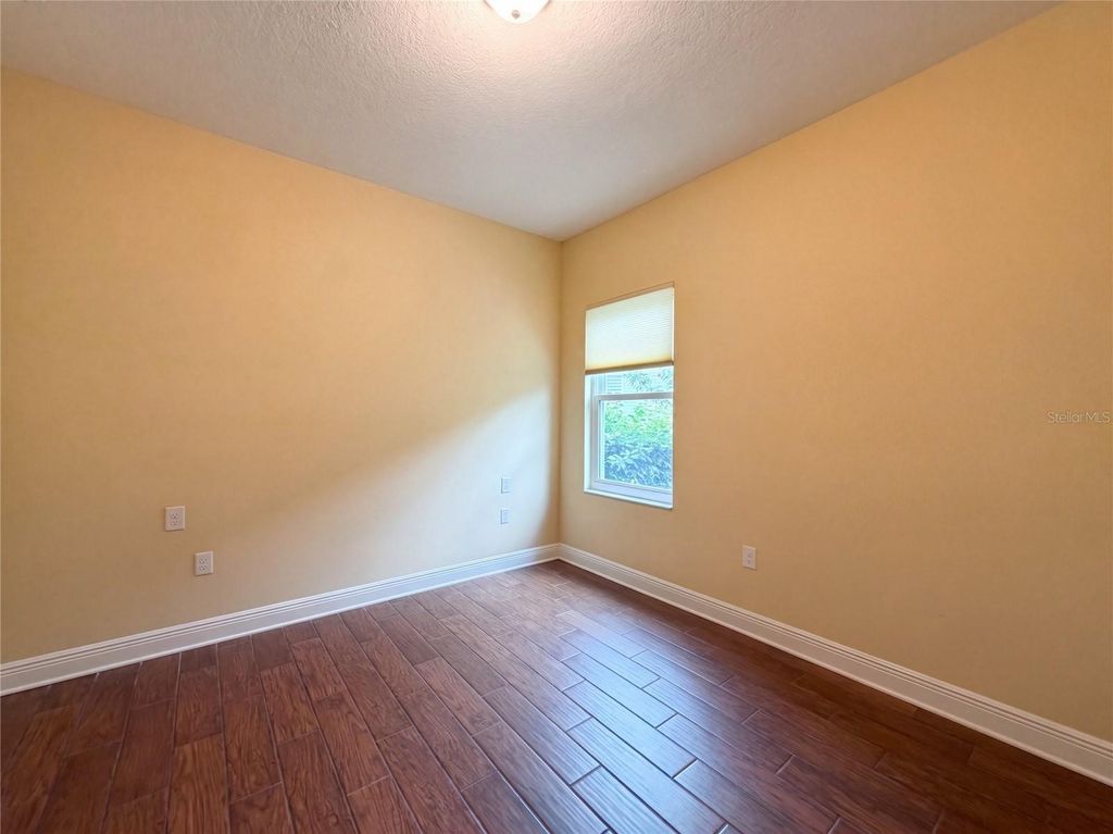 Image 15 of property listing at 1121 THORNBURY DRIVE, Parrish, FL 34219