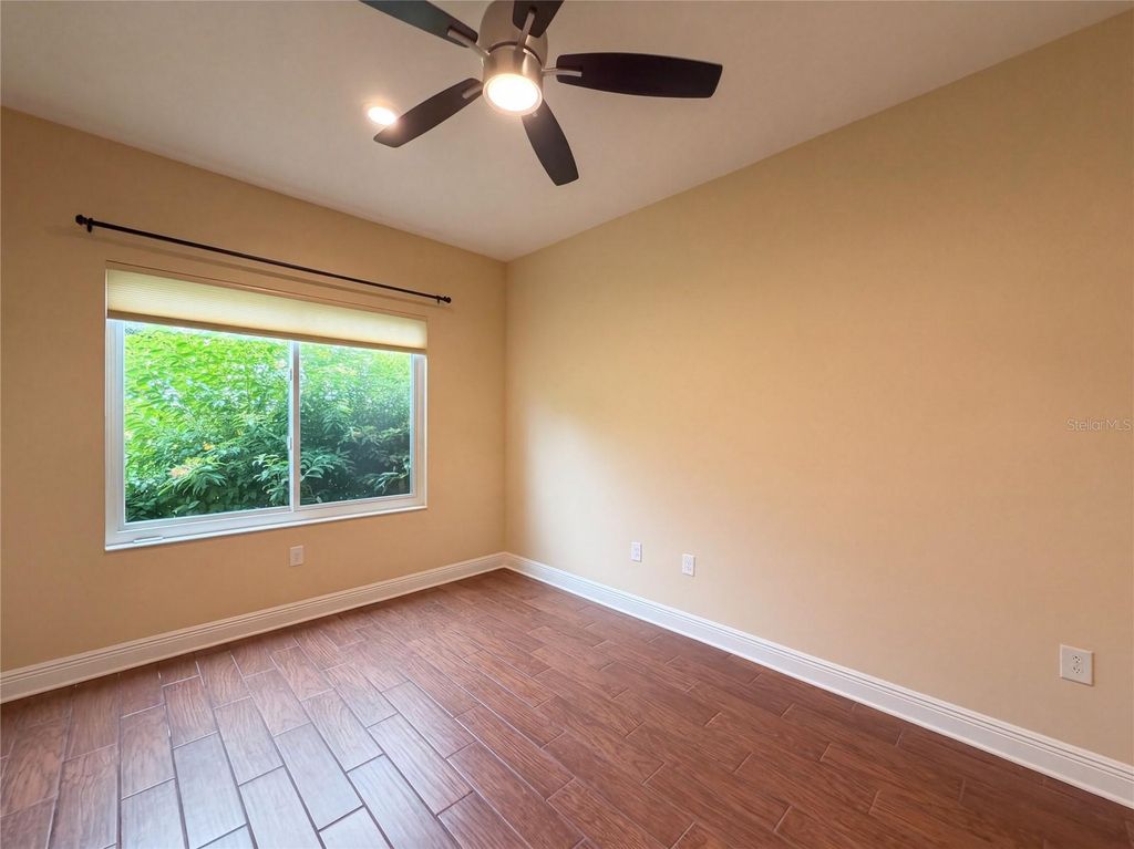 Image 18 of property listing at 1121 THORNBURY DRIVE, Parrish, FL 34219