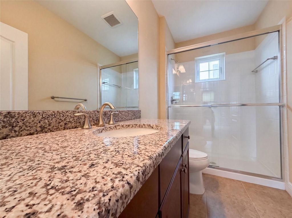 Image 20 of property listing at 1121 THORNBURY DRIVE, Parrish, FL 34219